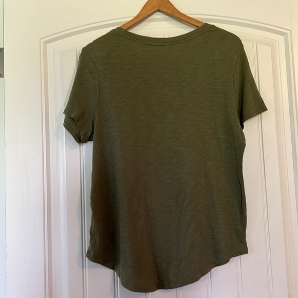 Old Navy Daisy Heart T Shirt Size Large - Picture 4 of 5